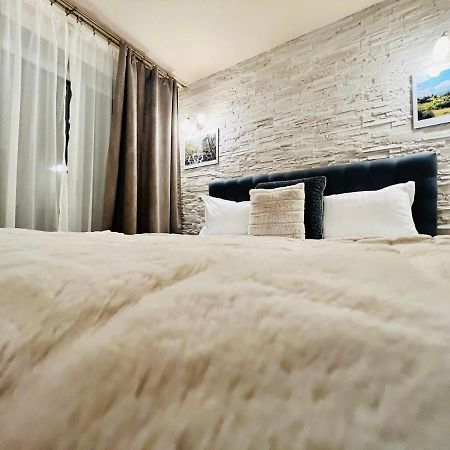 Pensiune Muntii Aninei Anina Bagian luar foto